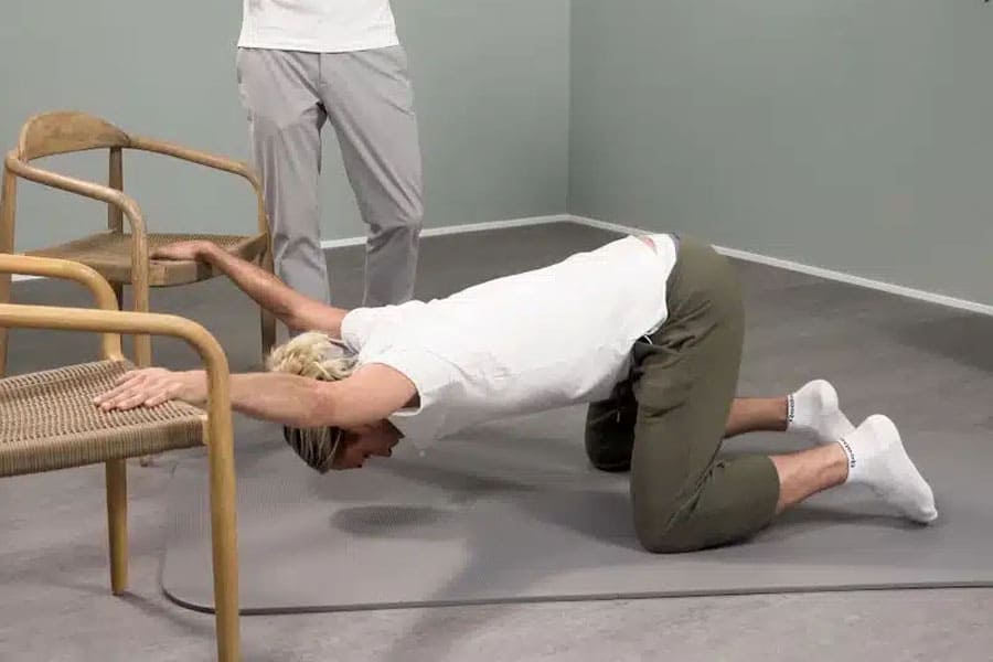 Shoulder-exercise-open-arms-2.jpg