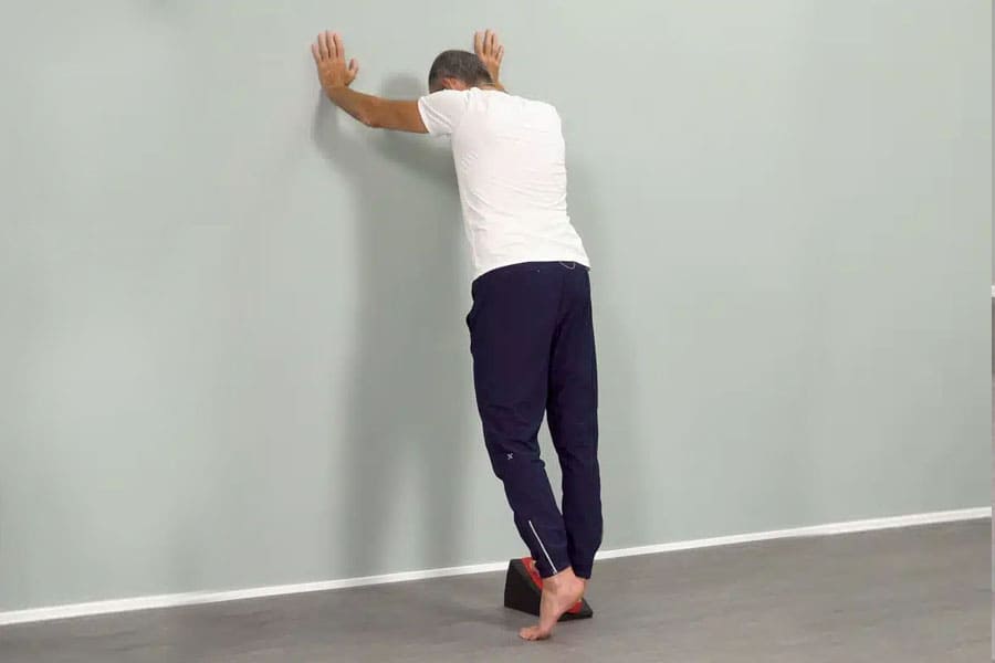 Calf stretch for knee pain-2