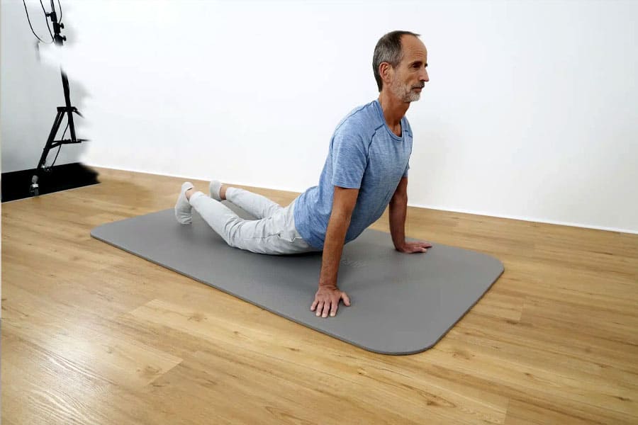 Let your lower back hang down-1
