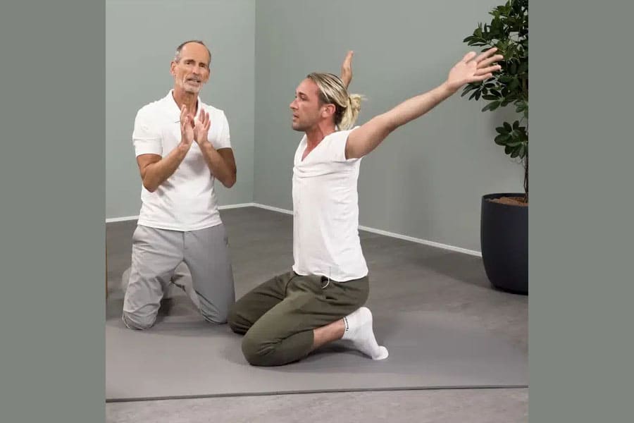 Shoulder exercise - open arms-3